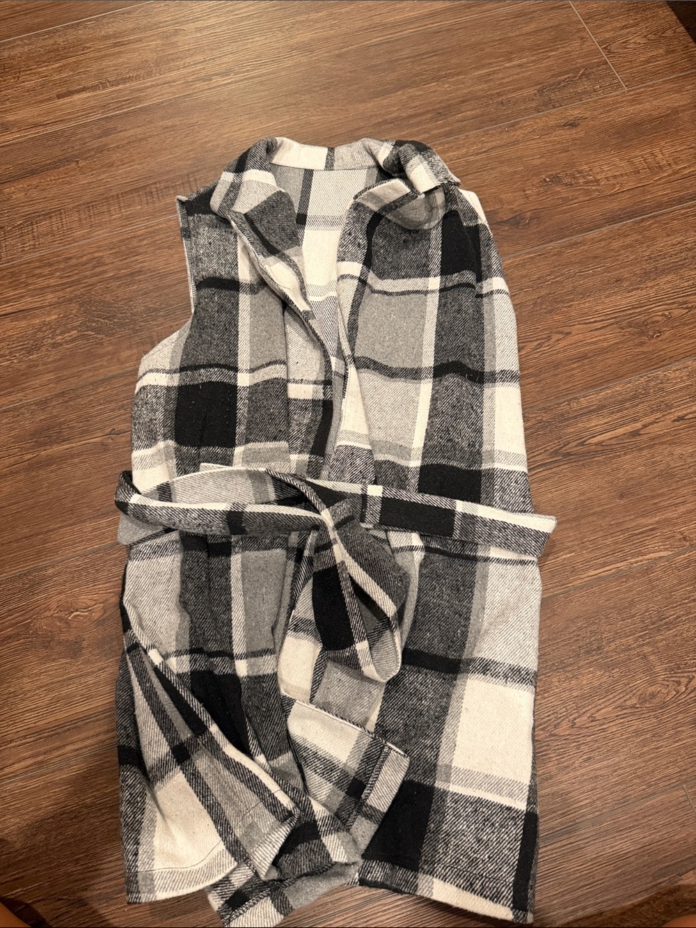 Women’s Black & White Plaid Sleeveless Belted Vest